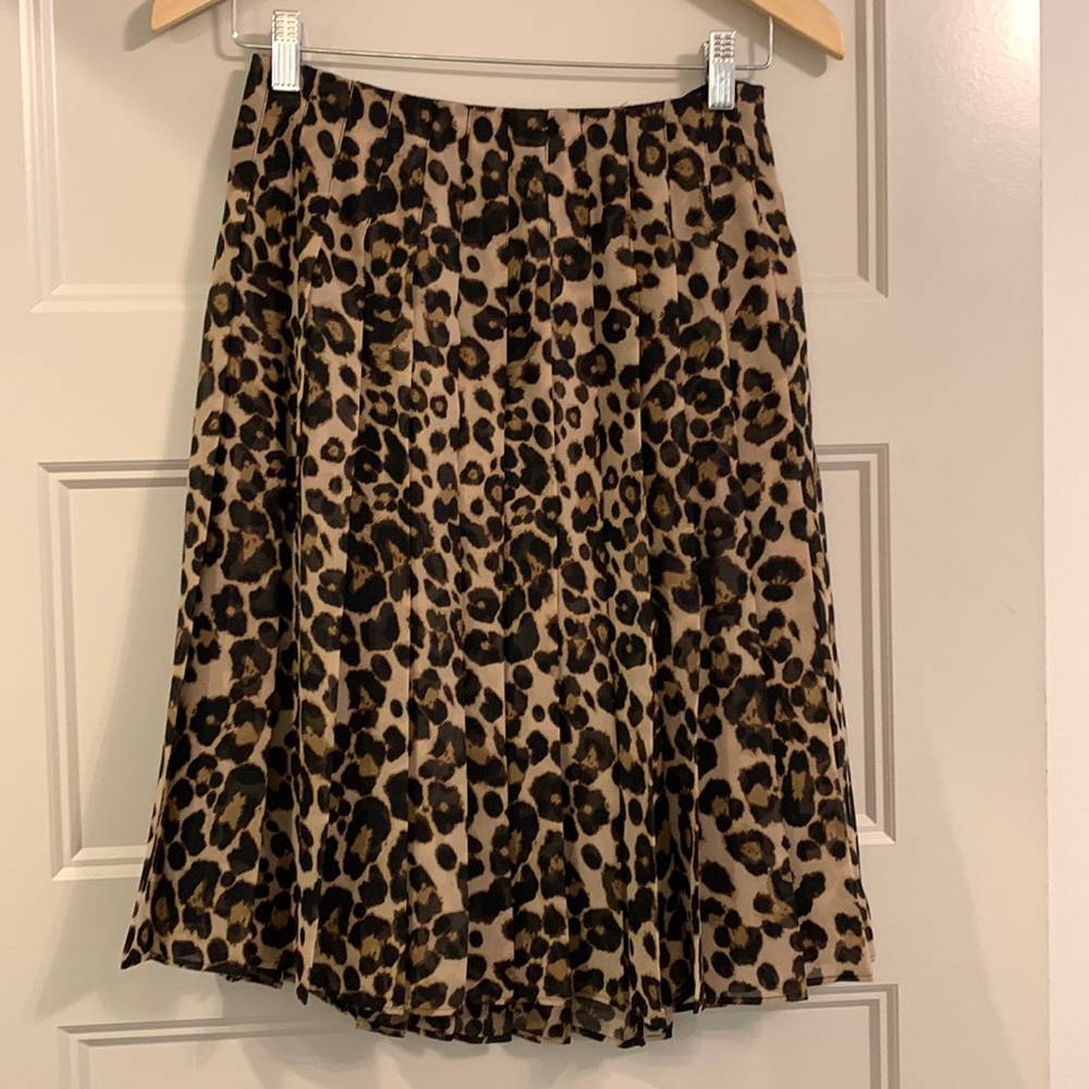 Tommy Hilfiger Leopard pleated chiffon skirt with lining. New no tags